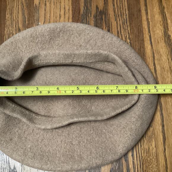 Vintage Classic Tan Wool Beret Hat Unmarked Tagless Small Size Youth? - Picture 2 of 6